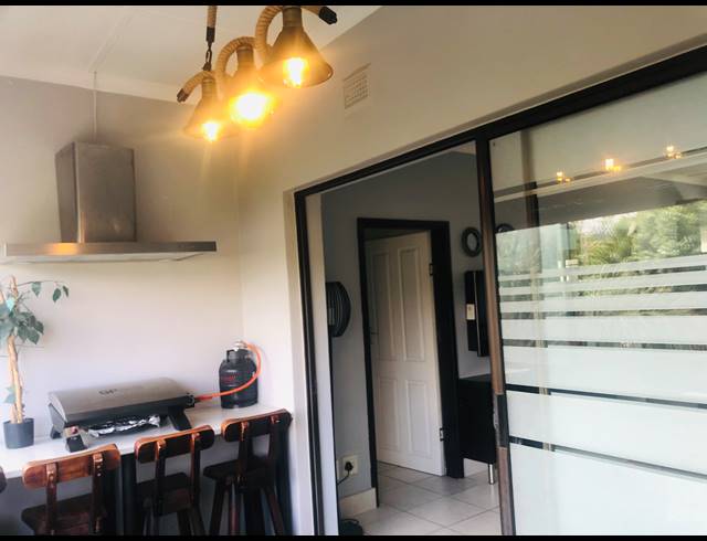 2 BEDROOM APARTMENT FOR SALE IN MARGATE BEACH